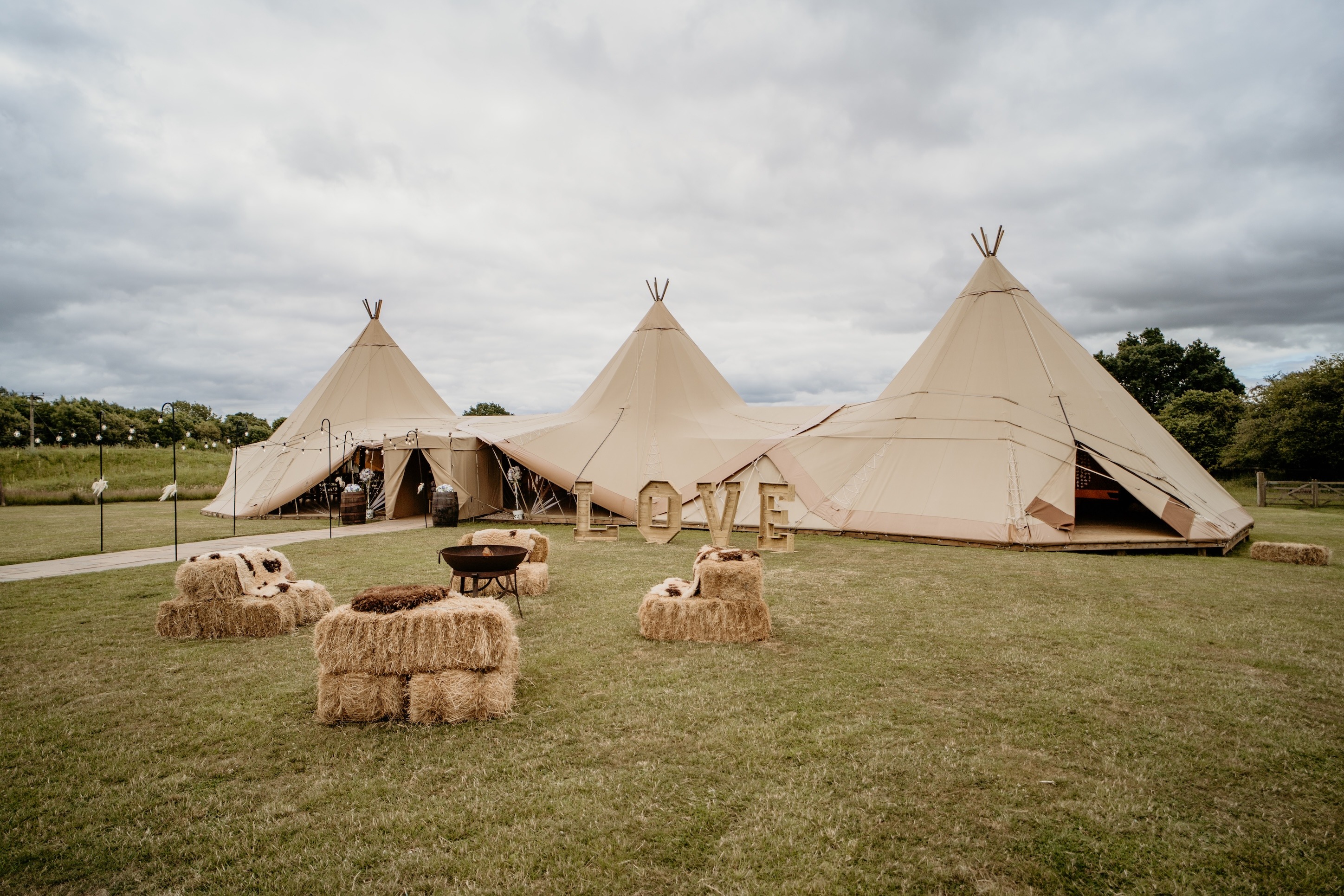 Choosing Your Wedding Venue - Newlands Bishop Farm